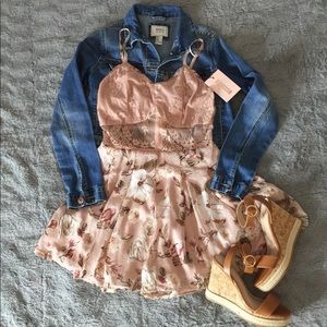 MISSGUIDED LACE MIX FLORAL PLAYSUIT/ROMPER - NWT